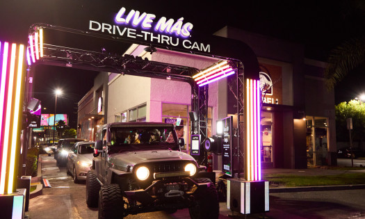 Taco Bell's. Live Más Drive-Thru Cam