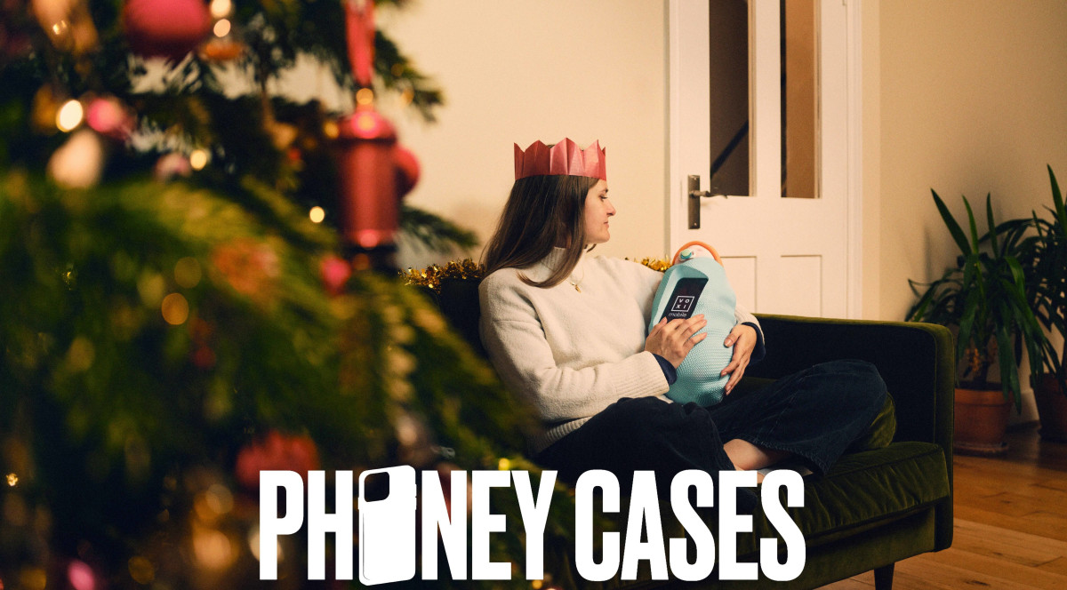 VOXI Mobile, AMV BBDO Create Cheeky 'Phoney Cases' for Sneaky Holiday Phone Time