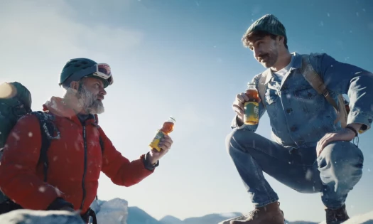 Man giving away Fuze drinks across Canada