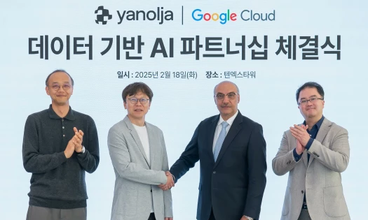 Yanolja Group CTO Junyoung Lee, Yanolja Cloud CTO Jungsik Jang, Google Cloud Asia-Pacific President Karan Bajwa, and Google Cloud Korea Head Ki-sung C.