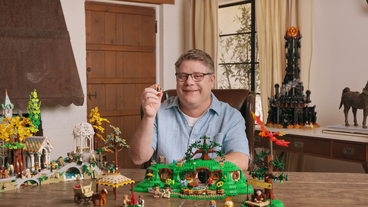 Sean Astin Returns to Middle-earth in LEGO's Latest 'Lord of the Rings' Set Launch