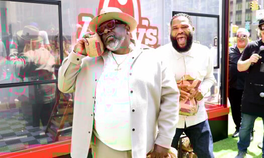 Anthony Anderson and Cedric The Entertainer in the Arby's pop-up