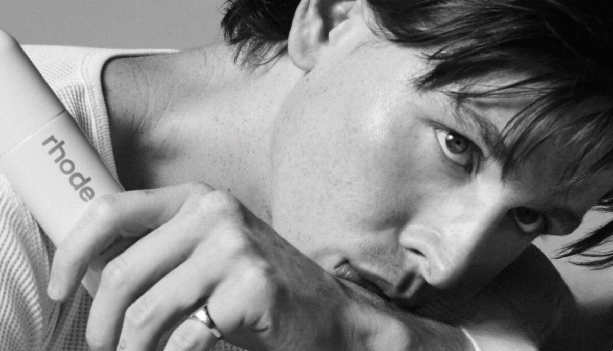 Harris Dickinson Leads Rhode’s New Glazing Mist Launch Campaign