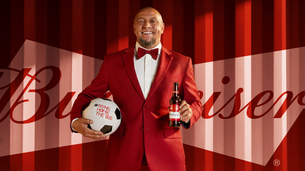 Roberto Carlos Delivers the Beer in Budweiser’s FIFA Club World Cup Campaign