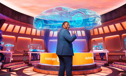 Kenan Thompson in a hyper-futuristic Autotrader headquarters