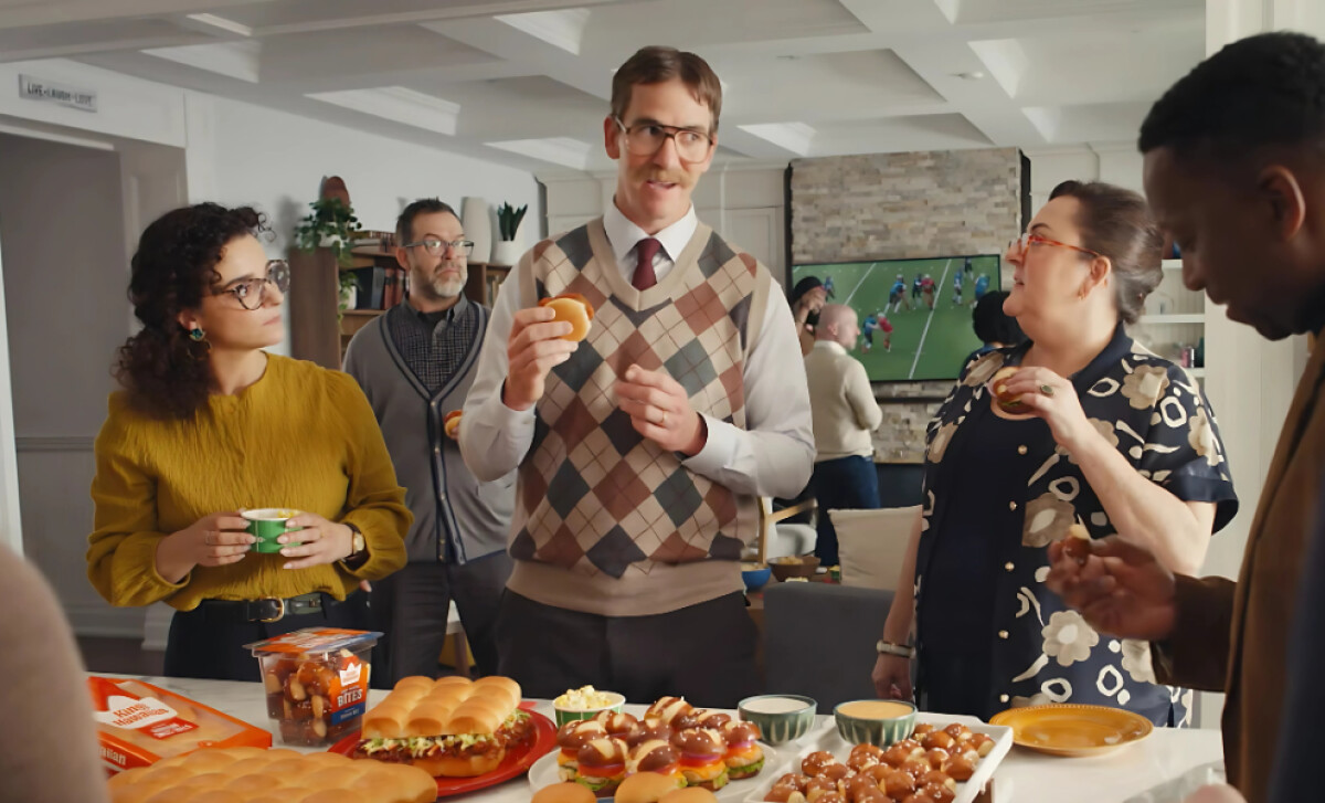 Eli Manning Stars in King’s Hawaiian Game Day Seasoning Launch DesignRush