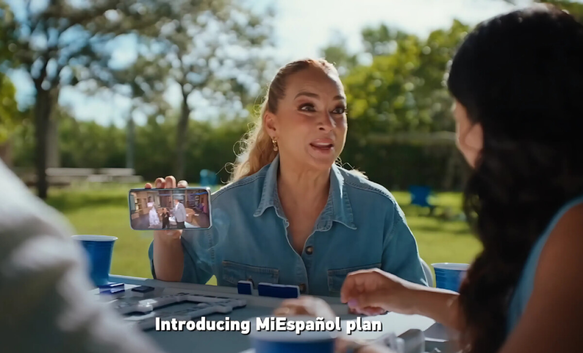 DIRECTV Expands Hispanic Strategy With Adamari López Campaign