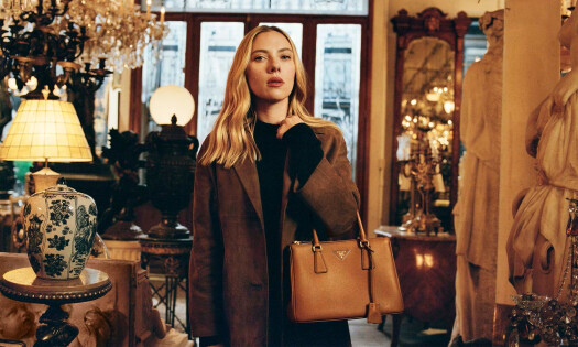 Scarlett Johansson with the Prada Galleria bag