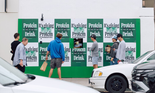 Starbucks "Protein Wall-Thru" campagn