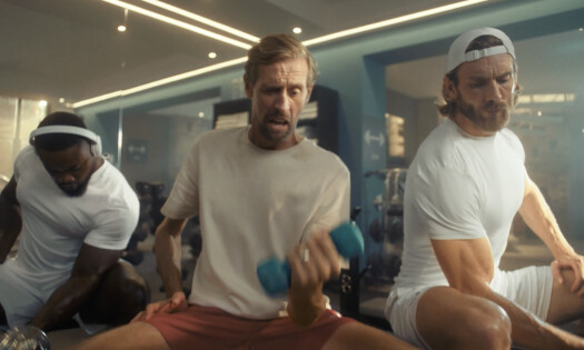 Peter Crouch lifting dumbbells