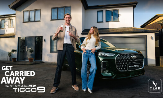 Peter Crouch driving the TIGGO 9