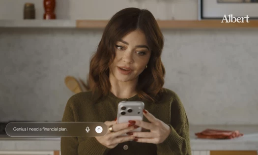Sarah Hyland using Albert genius
