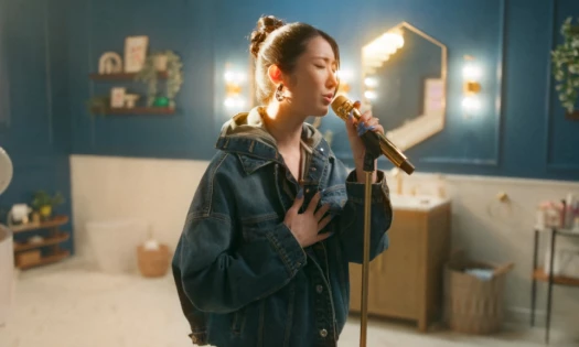 ejae singing