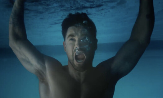 Chris Hemsworth drowning
