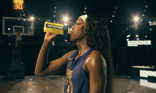 Flau’jae Johnson drinks Bodyarmor on the court
