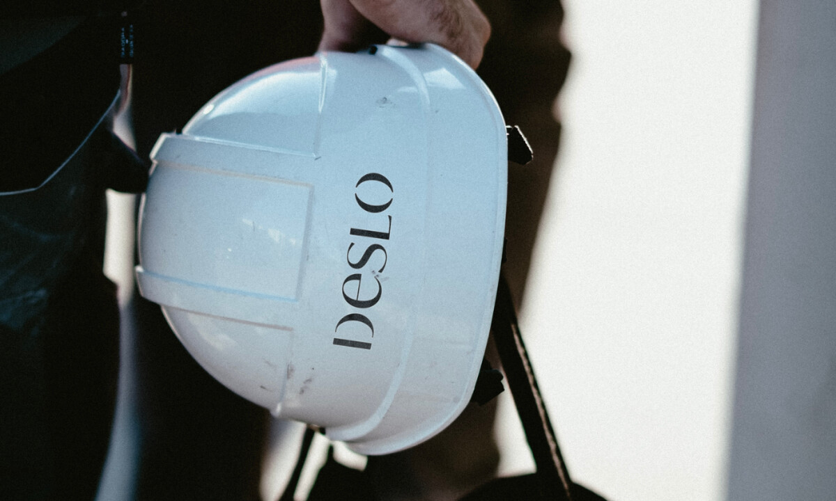 Deslo Design Corporation Logo Design