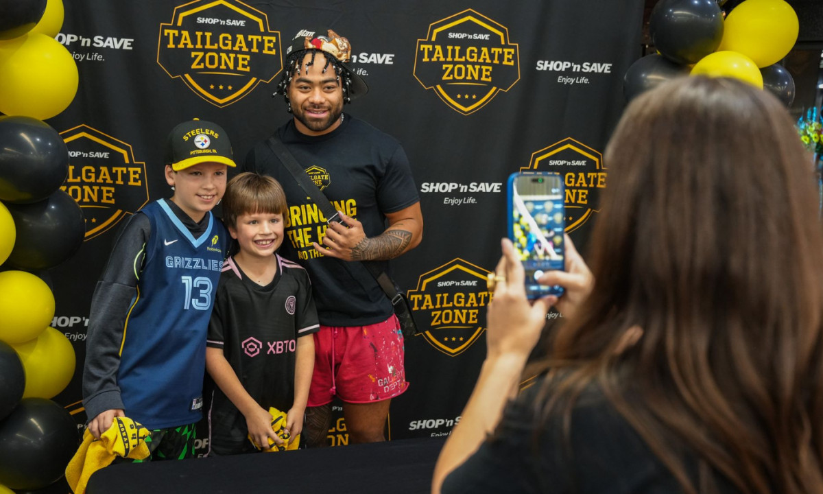 High-visibility tailgate graphics amplify promotional impact