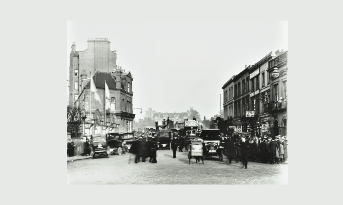 Chelsea Logo (slide 2)