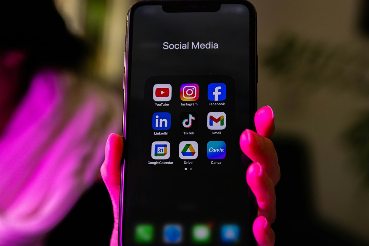 a-smartphone-displays-social-media-app-icons