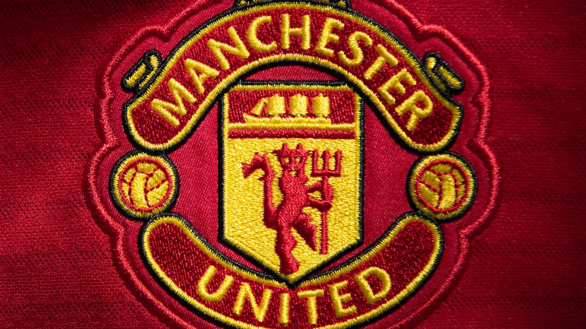 Manchester United Logo History (slide 12)