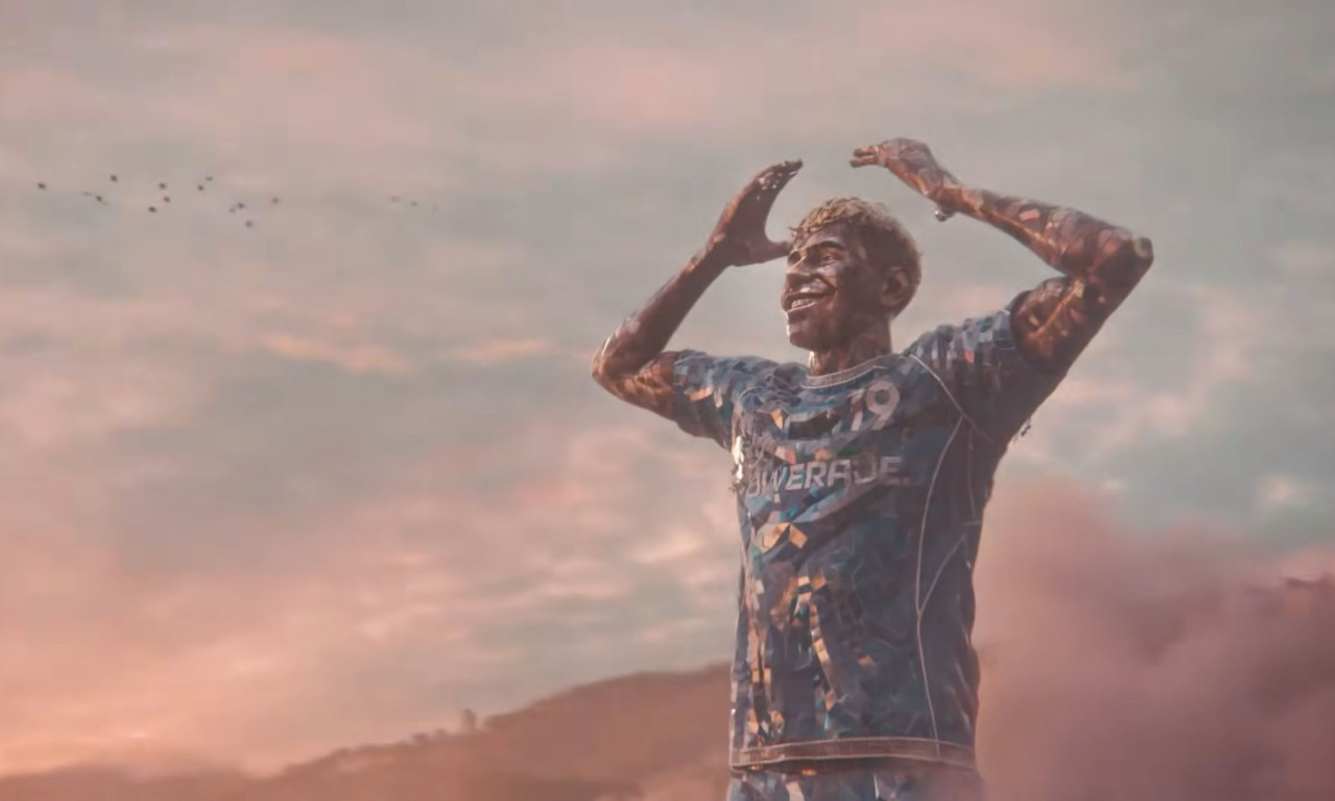 Metallic mosaic athlete embodies the triumph of cultural training