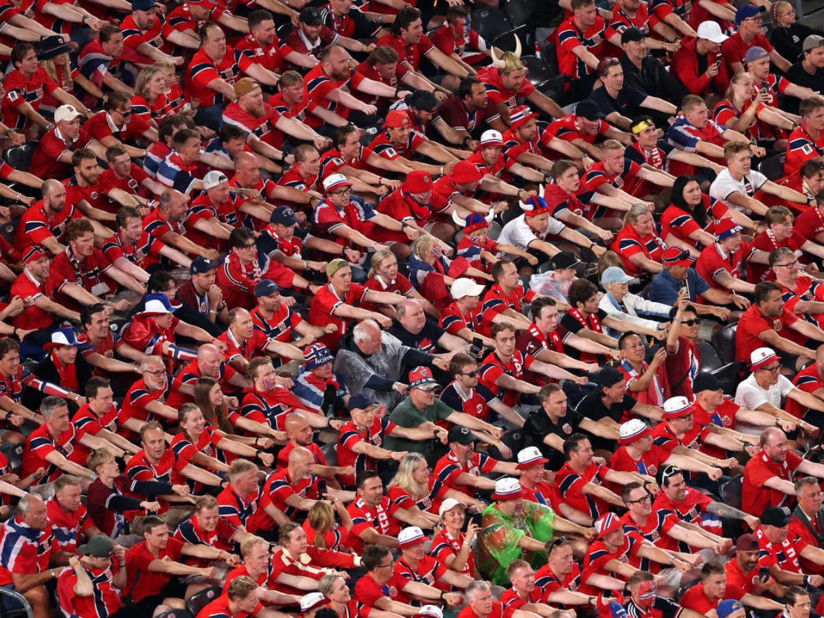 Norway's Crest, 90 Years in the Making: The Story Behind the Badge on the Red Shirt (slide 5)
