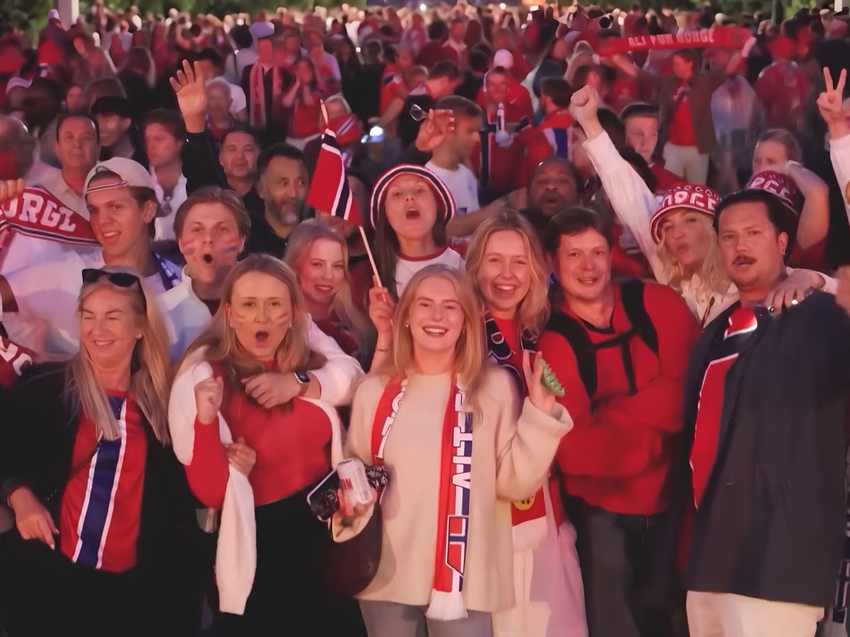 Norway's fans celebrating