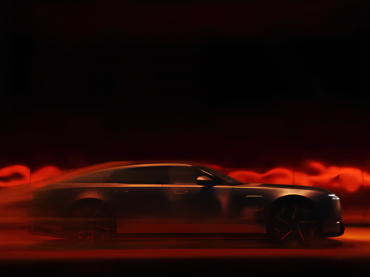 Side profile silhouette of the Jaguar Type 01.