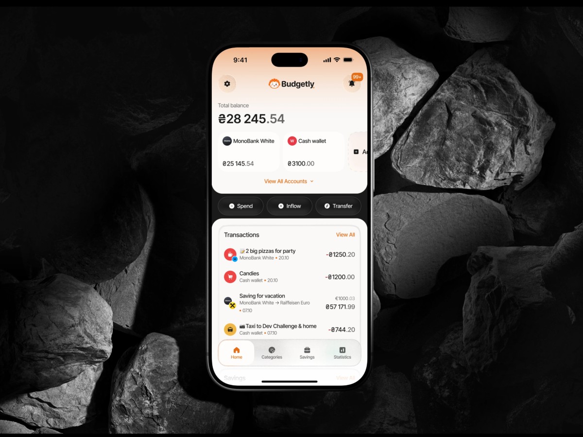 Budgetly app homepage showing total balance and transactions.