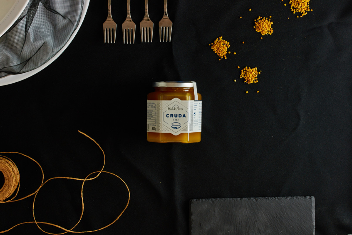 Naturval Cruda honey series packaging design.