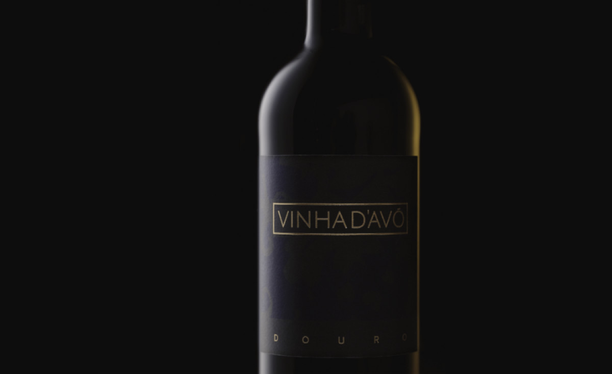 Vinha d'Avó packaging design by Mano Brito.