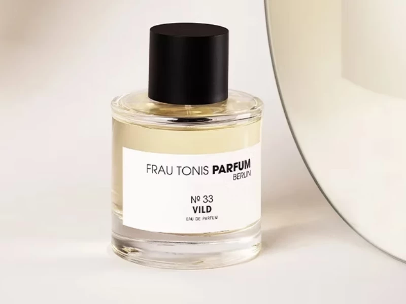 Frau Tonis Parfum packaging design by Contacto Studio.