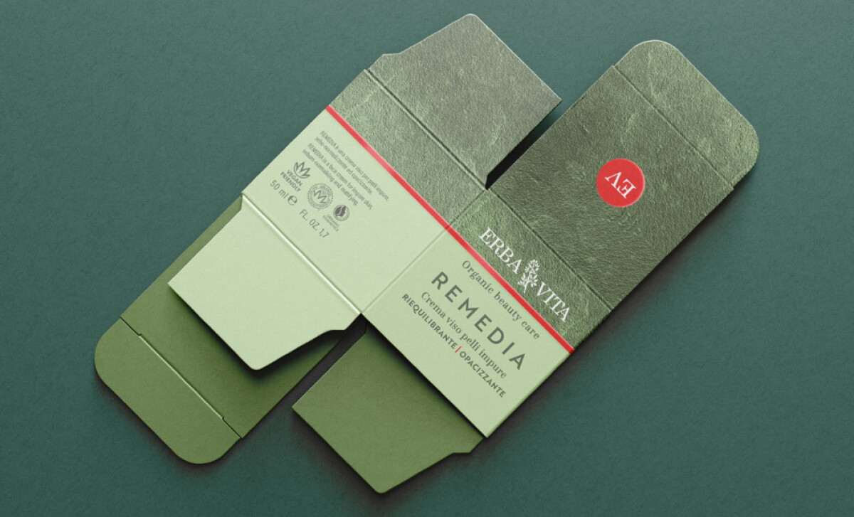 Linea cosmetica Erbavita packaging design by Diligo.