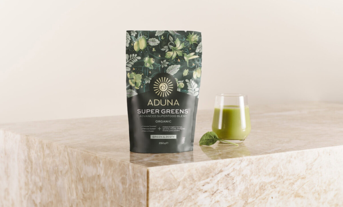 Aduna Superfood Blends Pouch super greens blend by One2love Agency.