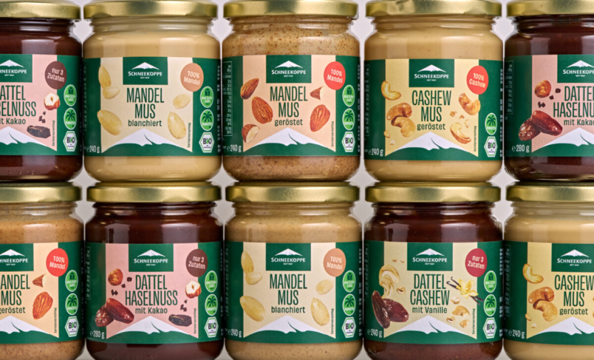 Schneekoppe assorted jars by Studio Veh.