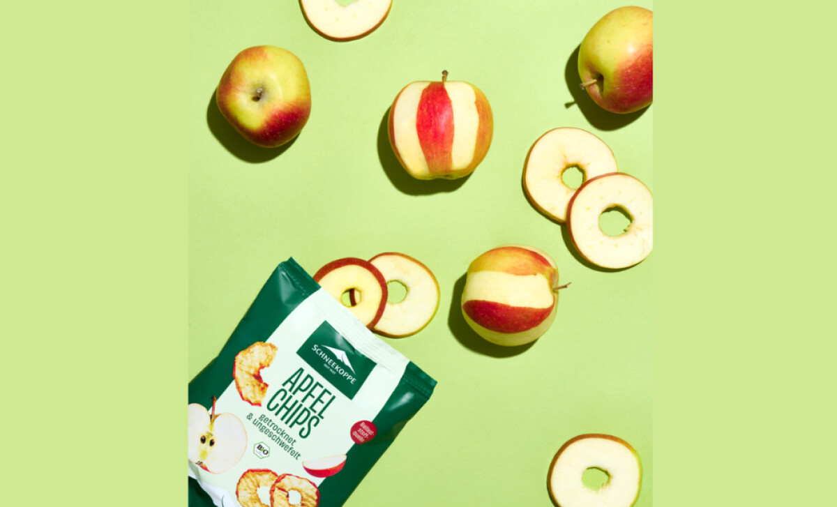 Schneekoppe apple chips by Studio Veh.
