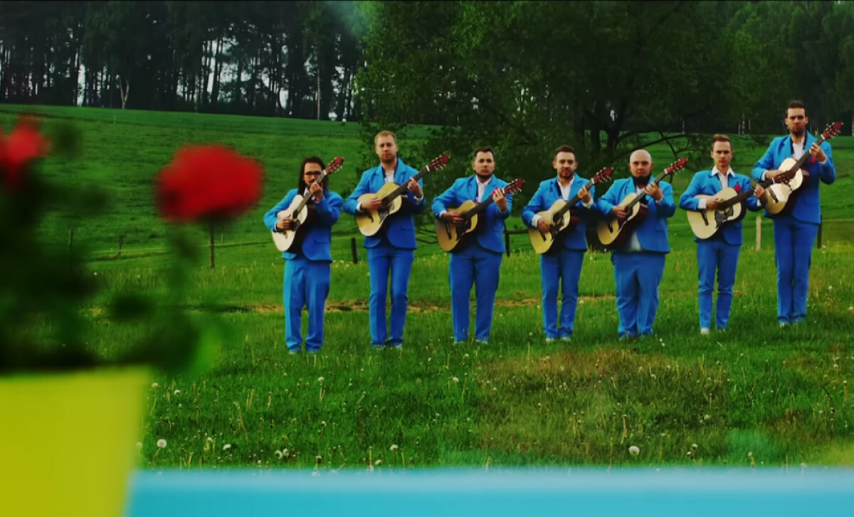 “Kamień z napisem LOVE” (slide 2)