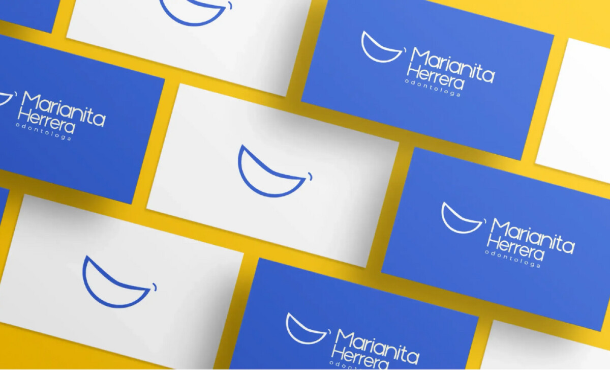 Marianita Herrera Odontóloga business card by Estudio Hera.