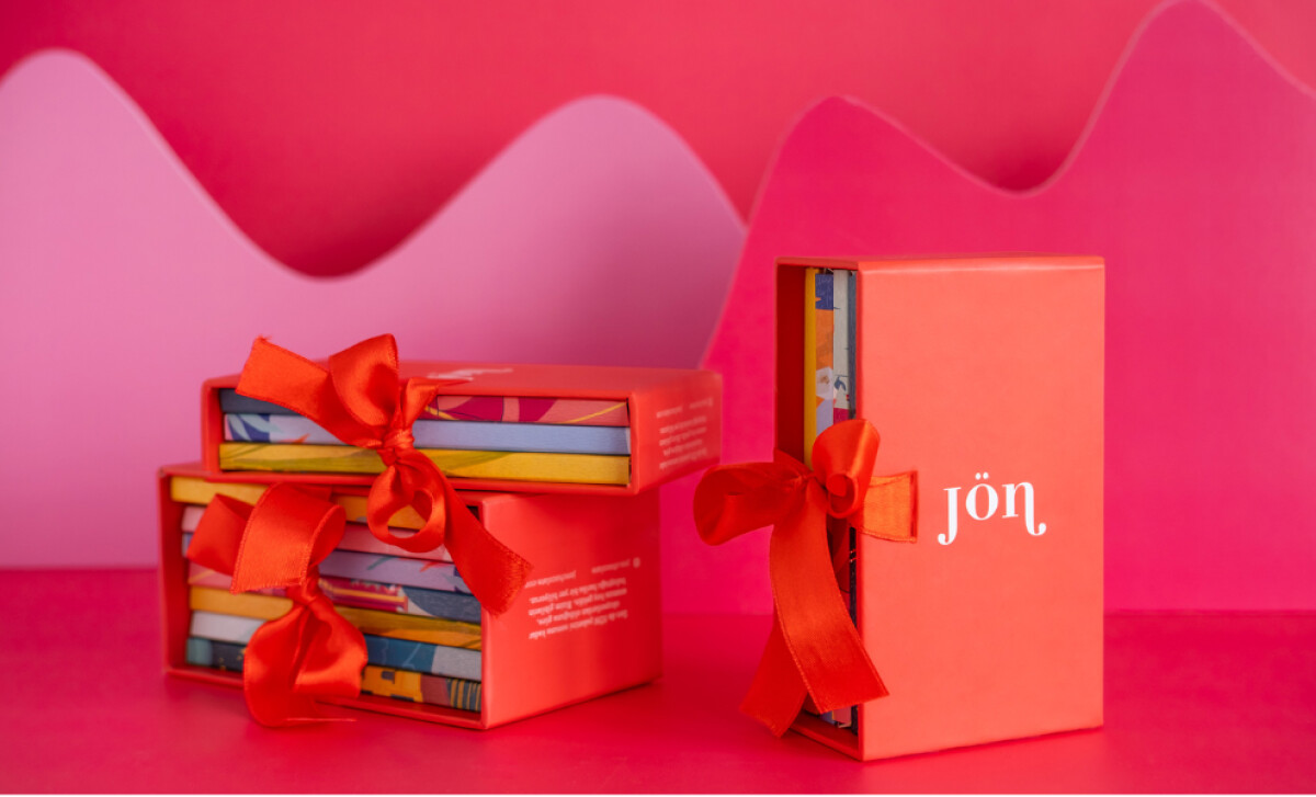 Jon Chocolate packaging box by NIhan Aydin.