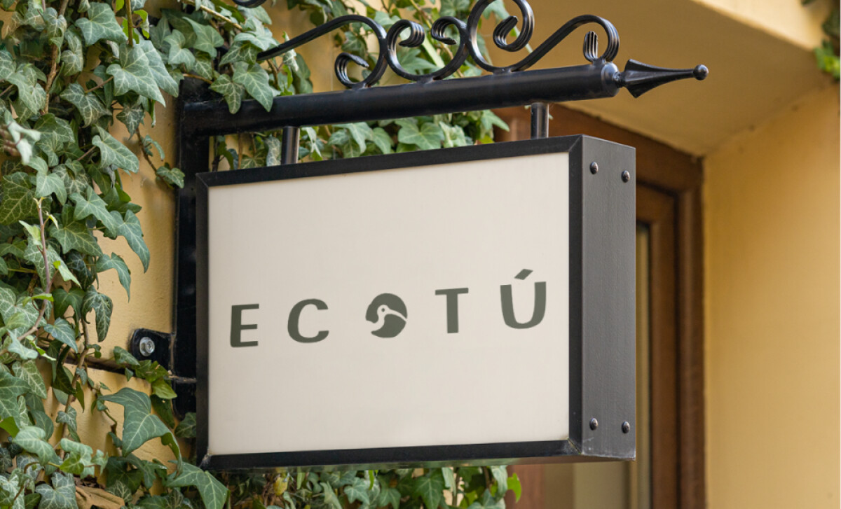 EcoTú business card by Roberta Falaschi.