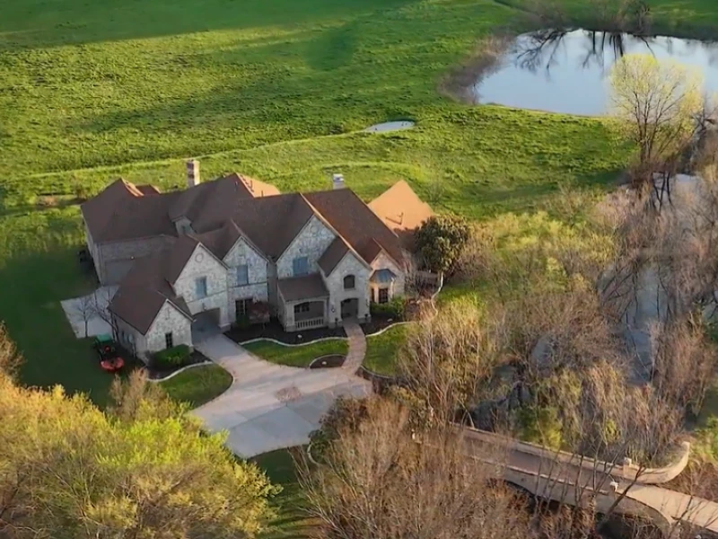 3000 Bluffs Lane