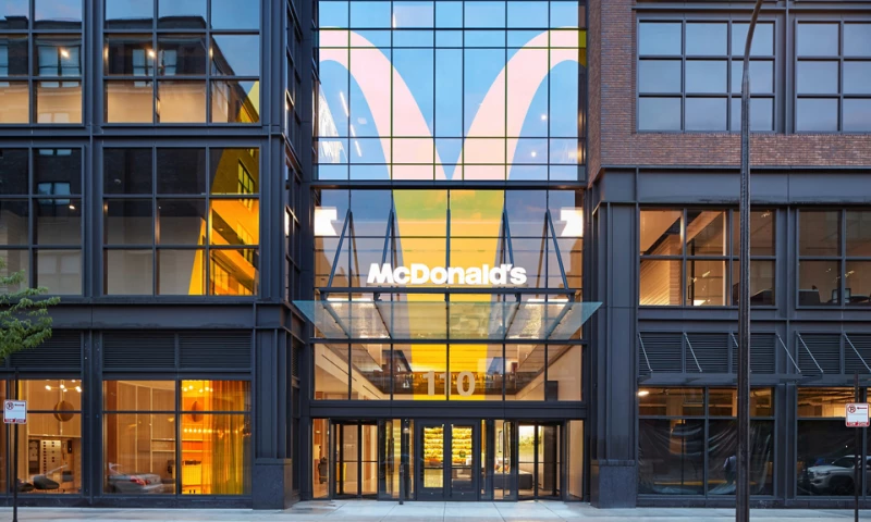 mIT solutions GmbH - McDonald's Enterprise Service Management with EcholoN