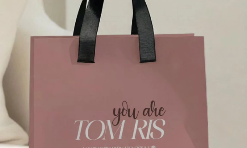 DYNAMIC MEDIA GROUP - Brand Identity for Skincare Tomris