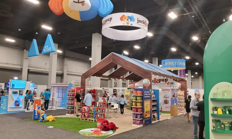 Purple Exhibits - Jack & Pup Custom Booth, Global Pet Expo Orlando