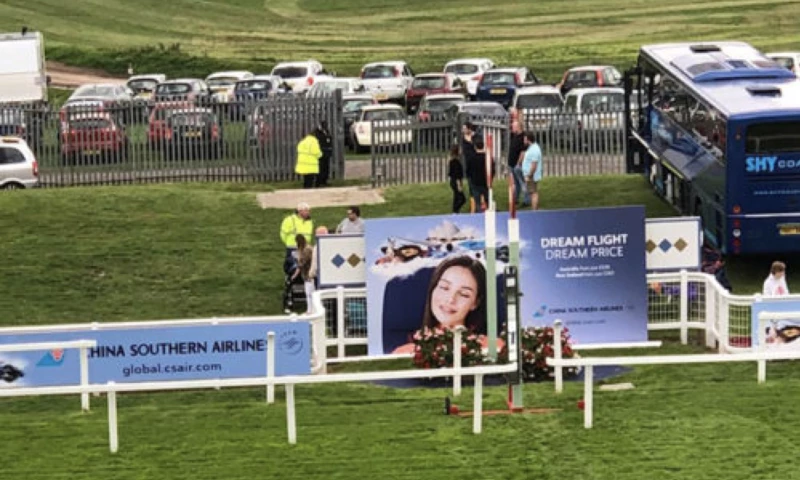 Crowd - Off to a flying start with China Southern Airlines