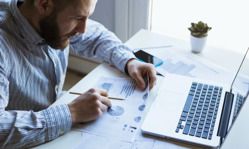 Migrating a Platform for Financial Insights to a New Technology Stack