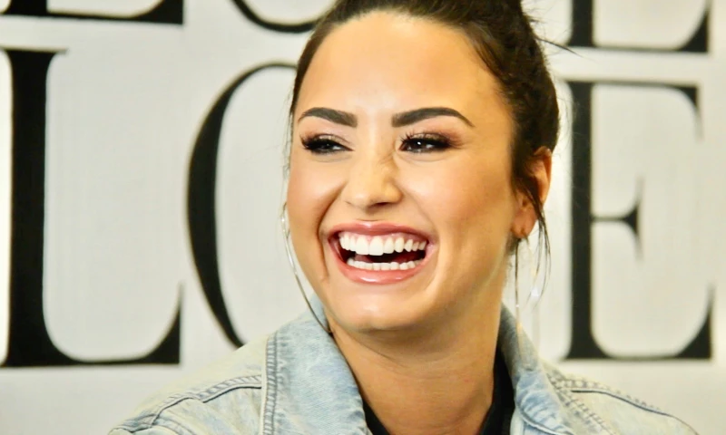 Demi Lovato with C.A.S.T. Centers