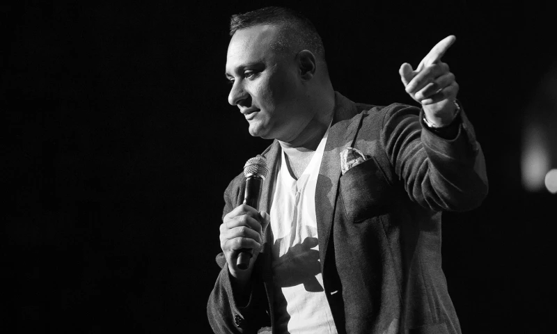 EL89 Studios - RUSSELL PETERS