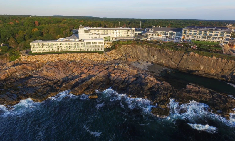 WGNR - Seasonal Hotel Marketing Campaign.