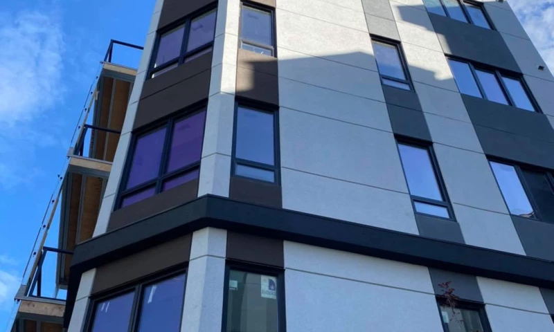 Advertising a new luxury apartment complex through Google Search